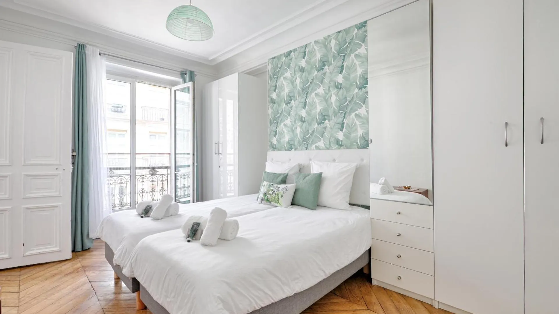 Le Petit Hotel - Appt 6P 127 M² A Paris 0*,