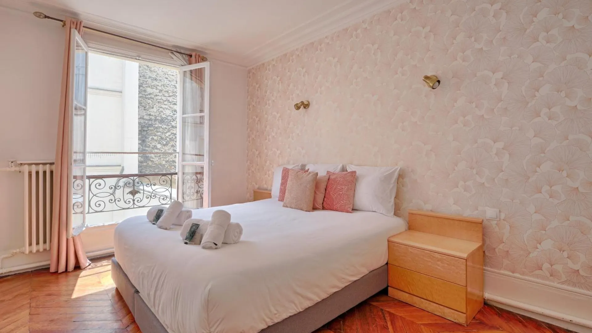 Le Petit Hotel - Appt 6P 127 M² A Paris Apartment